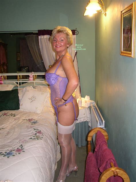 undressing in bed november 2008 voyeur web