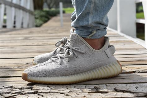 cleanest yeezy   sneakers