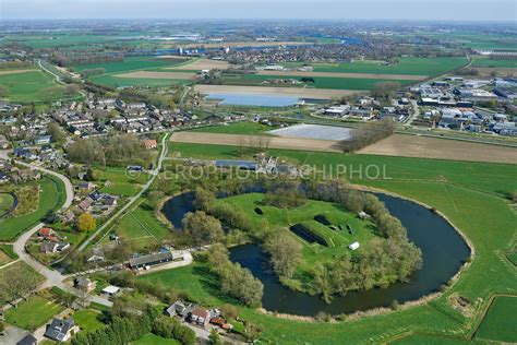 luchtfoto giessen nederland  april  fort giessen maakt deel uit van de nieuwe