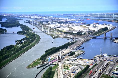 eu funding  sustainable  smart logistics projects  port  rotterdam