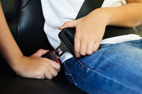 seat belt safety facts and wearing a seat belt seat belt violation