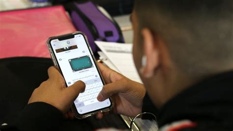 B C Won T Follow Ontario In Banning Cellphones In Class Cbc News