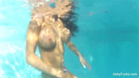 swimming pool tease with abigail mac and romi rain porn