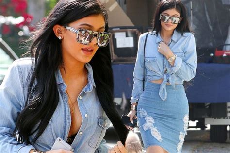 kylie jenner warns snapchat users i ll be back after putting hand