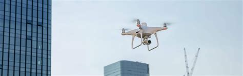 heliguy realisera linspection dun reseau ferroviaire par drones