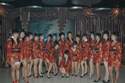 night clubs [jakarta] v2 bar karaoke and sexy dancers