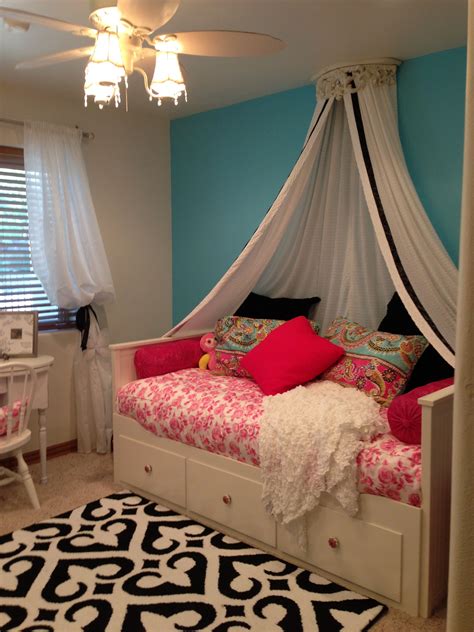this is hannah s room makeover thanks to pinterest inspiration