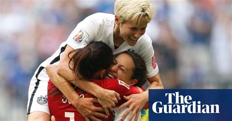 us women s soccer team accuses federation of wage