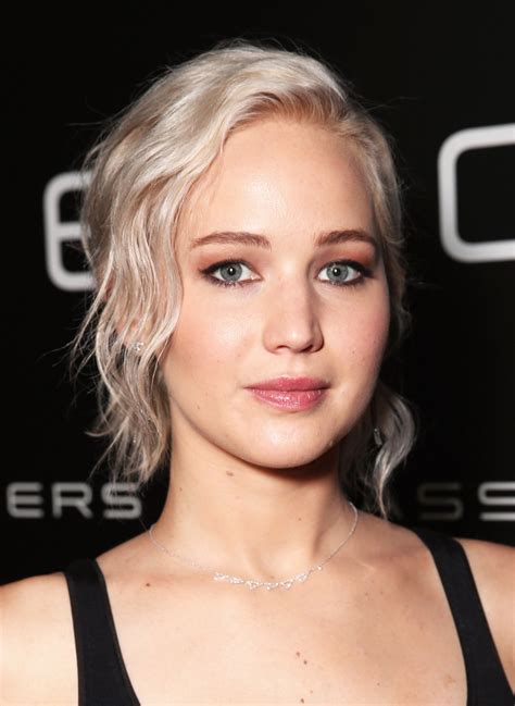 You Ve Got To See Jennifer Lawrence S New Hair Color Glamour