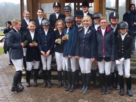 bad ischl 17 reiterinnen bestanden reiterpass und reiternadelprüfung salzi at aktuelles