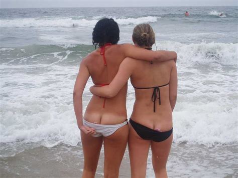 beach butts nice bums and bikinis