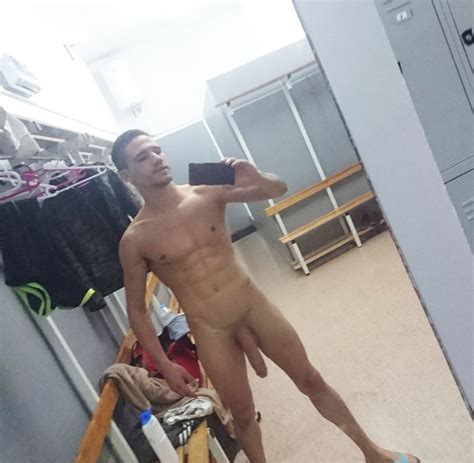 flaunting in the locker room page 128 lpsg