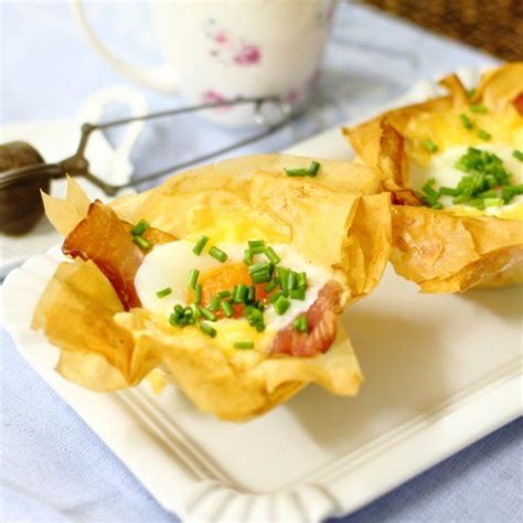 perfect easy  quick breakfast  eggs baked  phyllo dough