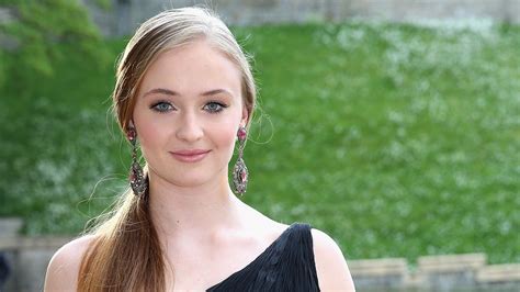 sophie turner wallpapers pictures images