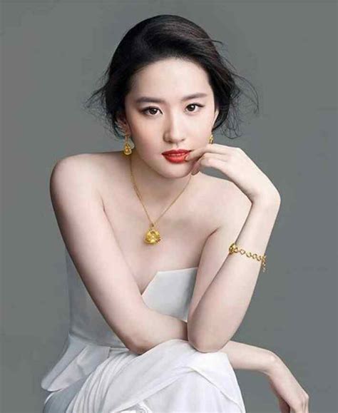 Biodata Dan Profil Lengkap Liu Yi Fei Crystal Liu Nona Mandarin