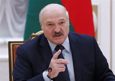 belarus lukashenko threatens   migrant masses  europe