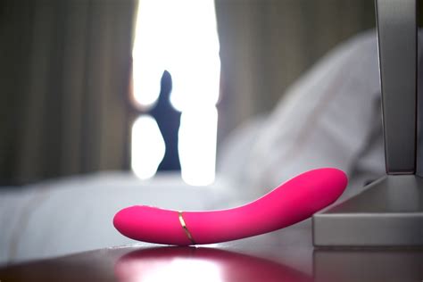 Umie — The World’s Most Intense Wireless Pleasure Sex Toy