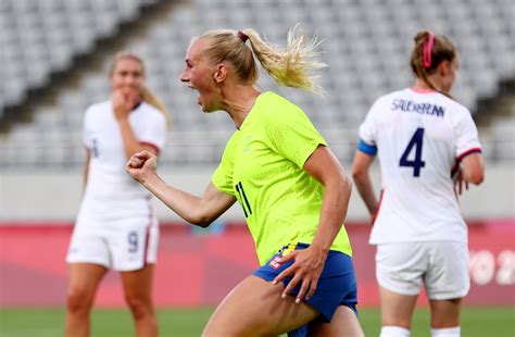 Soccer Sweden S Women Stun U S With 3 0 Thrashing In Tokyo Opener