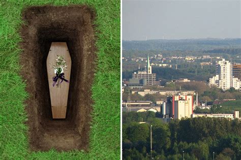 Dead Woman Undertaker Faints After Pensioner Opens Coffin