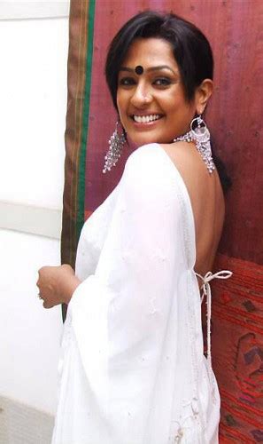 ashwini kalsekar is looking gorgeous in white saree hot
