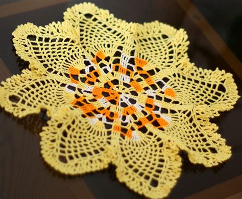 world  stitching pineapple doily