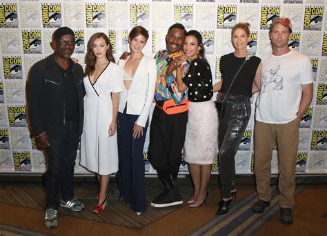 Fear The Walking Dead Cast Celebrates Season 5 Renewal