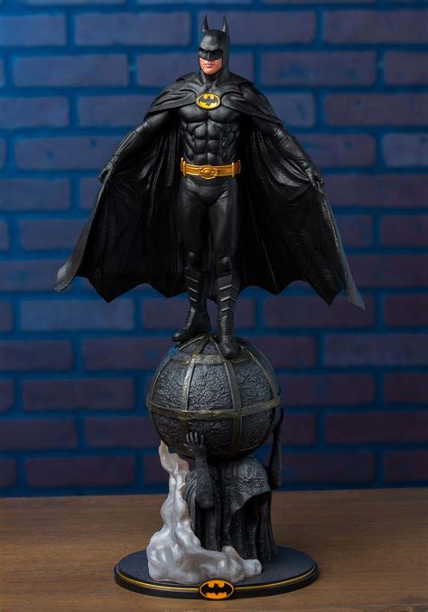 dc gallery batman   pvc statue