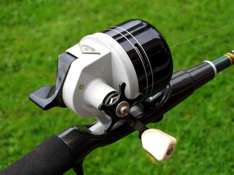 put fishing    closed face reel step  step guide