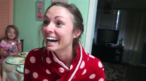 husband shocks wife by making pregnancy announcement before she even