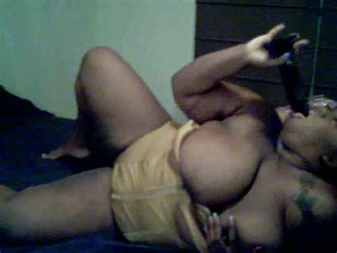 fat and curvaceous ebony cougar masturbating on webcam video