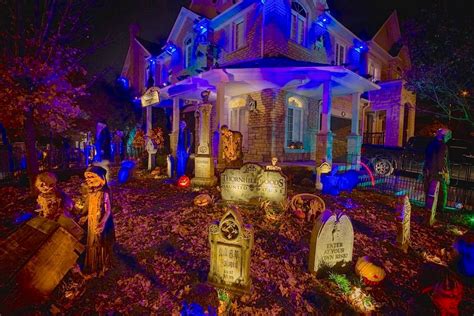 scariest haunted houses  visit  toronto  halloween streets  toronto