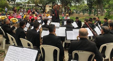 Nuevo ´concierto Al Parque´ Realizó La Banda Sinfónica Del Huila En