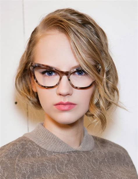 20 Best Hairstyles For Women With Glasses Hairstyles And