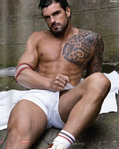 omg he s naked english fitness model and professional rugby league footballer stuart reardon
