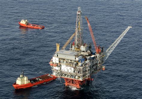 oil platforms   world petronius oil platform