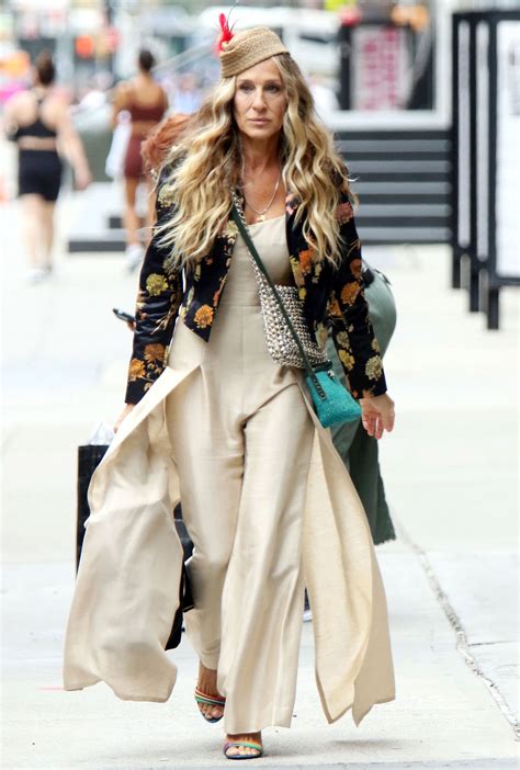 sarah jessica parker s ‘satc fashion ‘and just like that looks