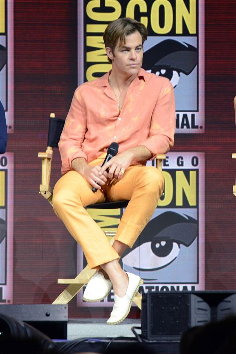 Let’s Try To Defend Chris Pine S Outrageous Comic Con Outfit Gq