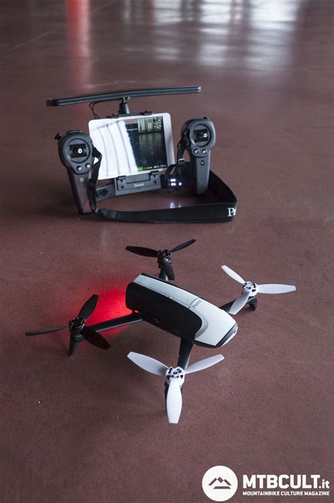 video parrot bebop  iniziano le riprese  volo mtbcultit