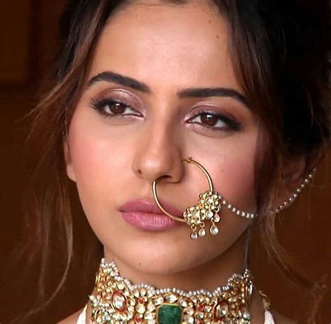 10 Hot Bollywood Actresses With Nose Ring Part 1