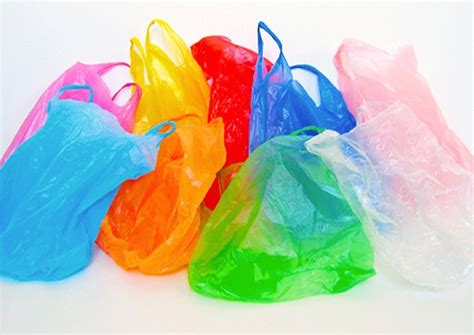 sabias  las bolsas de plastico biodegradables tambien representan