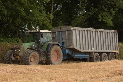 fendt  vario tractor   beresford grain trailer flickr