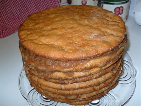 cottage creative living  egretta wells making   fashioned apple stack cake