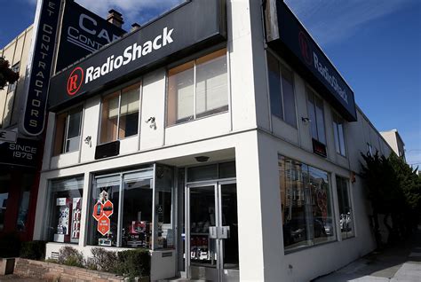 radioshacks turnaround hits wall cbs news