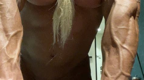 Ripped Asshole Bodybuilding Goddess Lisa Cross