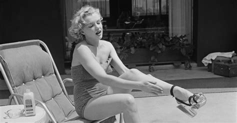 only true fans can get 10 12 on this marilyn monroe trivia