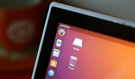 ubuntu 17 10 is available to download we review what s
