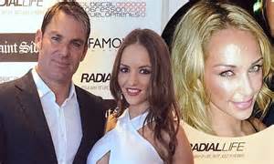 Over Emily Scott So Soon Cricketer Shane Warne Cosies Up With Busty