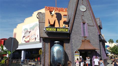 despicable me minion mayhem ride at universal orlando queue pre show after dance party