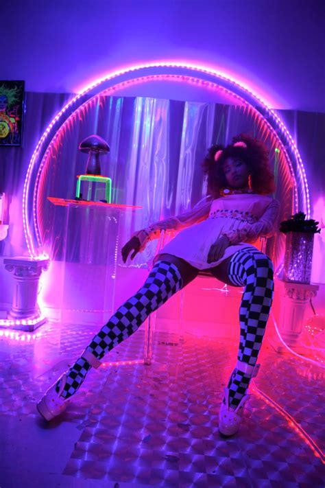 98 Tumblr Neon Room Neon Bedroom Aesthetic Rooms