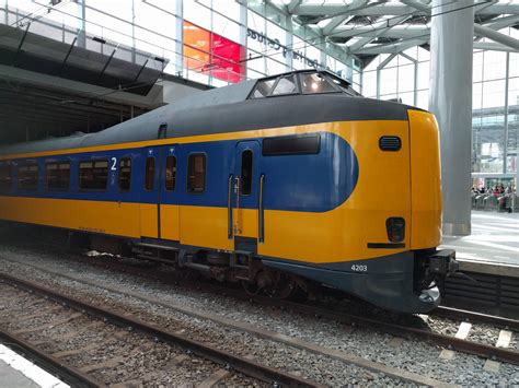 dutch trains shaped   rthenetherlands